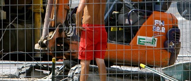Allarme nei cantieri edili. Le ondate di calore influiscono sugli infortuni sul lavoro