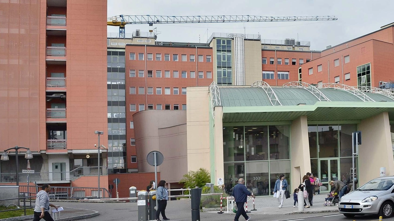 Le ispezioni nell’ospedale Maggiore sono state curate dal nucleo anti sofisticazioni insieme a tecnici di Ats Le ispezioni nell’ospedale Maggiore sono state curate dal nucleo anti sofisticazioni insieme a tecnici di Ats