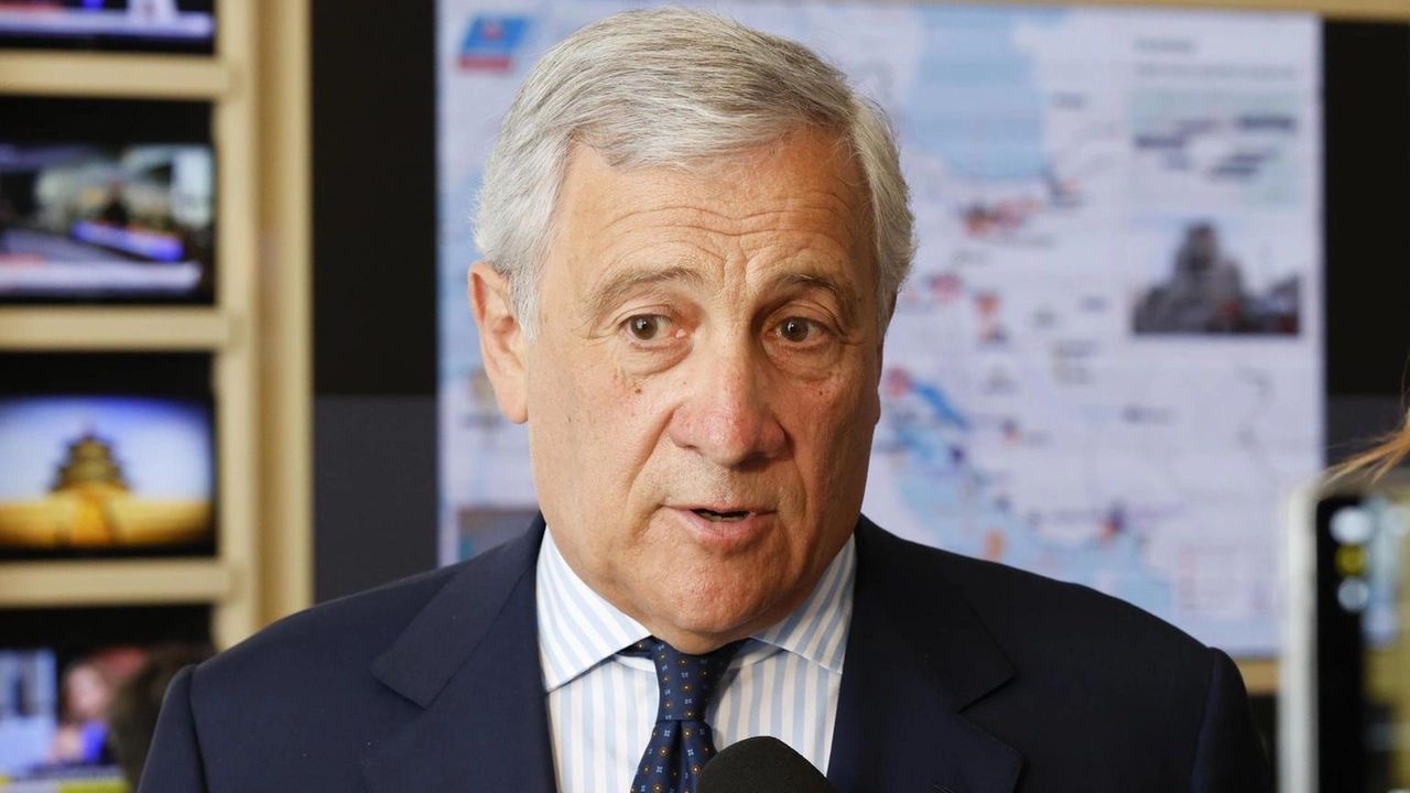 Antonio Tajani ribadisce il diritto di Israele a tutelarsi da un attacco nucleare iraniano, sottolineando la minaccia imminente. Antonio Tajani ribadisce il diritto di Israele a tutelarsi da un attacco nucleare iraniano, sottolineando la minaccia imminente.