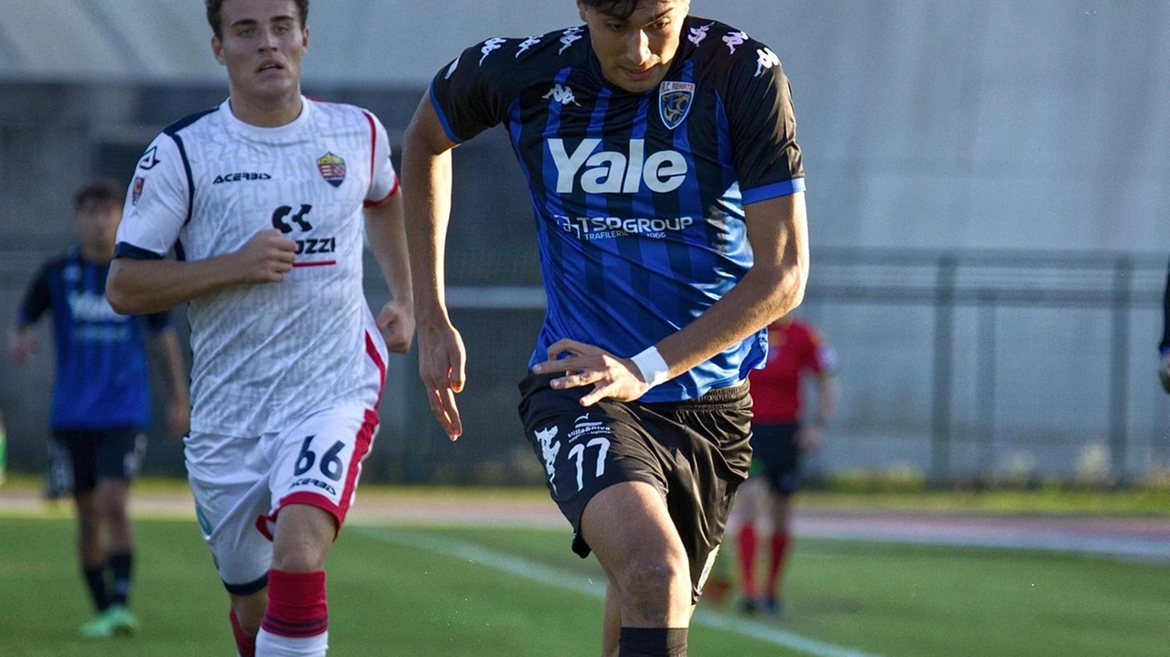 Calcio Serie C, con quella col Lumezzane sono 6 sconfitte nelle ultime 8 gare. Lo sfogo dell’allenatore e la consolazione con la rete del giovane De Leo. Calcio Serie C, con quella col Lumezzane sono 6 sconfitte nelle ultime 8 gare. Lo sfogo dell’allenatore e la consolazione con la rete del giovane De Leo.