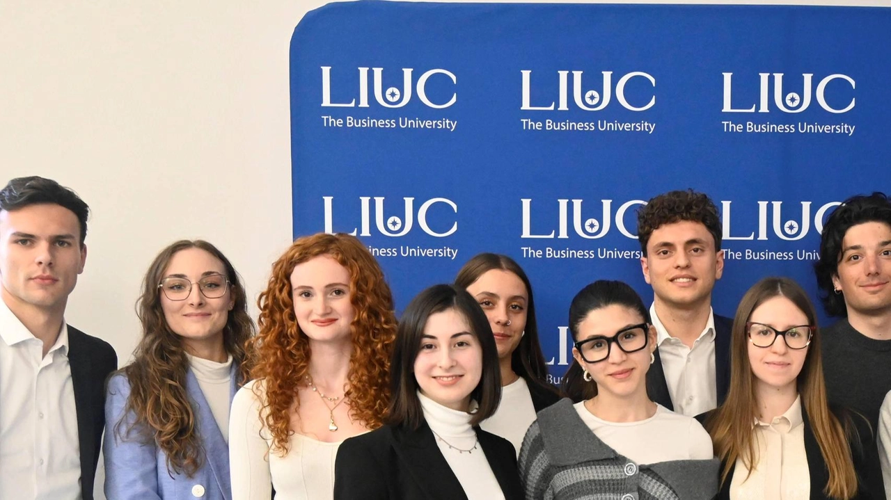 Undici riconoscimenti, per un valore complessivo di 28mila euro. La Liuc ha gratificato i suoi studenti, assegnando loro...