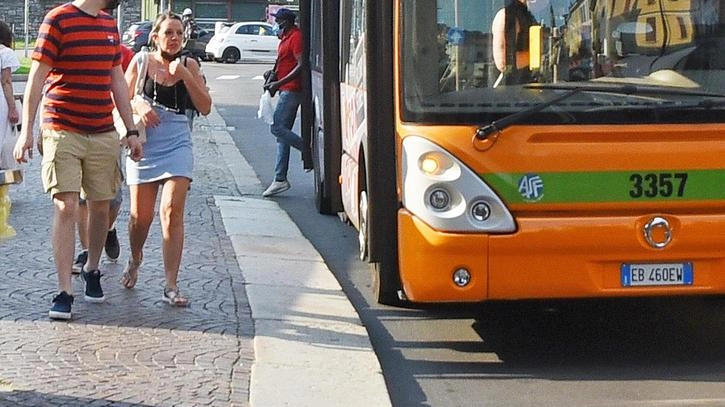 Asf Autolinee e Enaip collaborano per formare e assumere nuovi autisti extraurbani a Como. Corso di 320 ore con contratto a tempo determinato e possibilità di assunzione a tempo indeterminato. Asf Autolinee e Enaip collaborano per formare e assumere nuovi autisti extraurbani a Como. Corso di 320 ore con contratto a tempo determinato e possibilità di assunzione a tempo indeterminato.