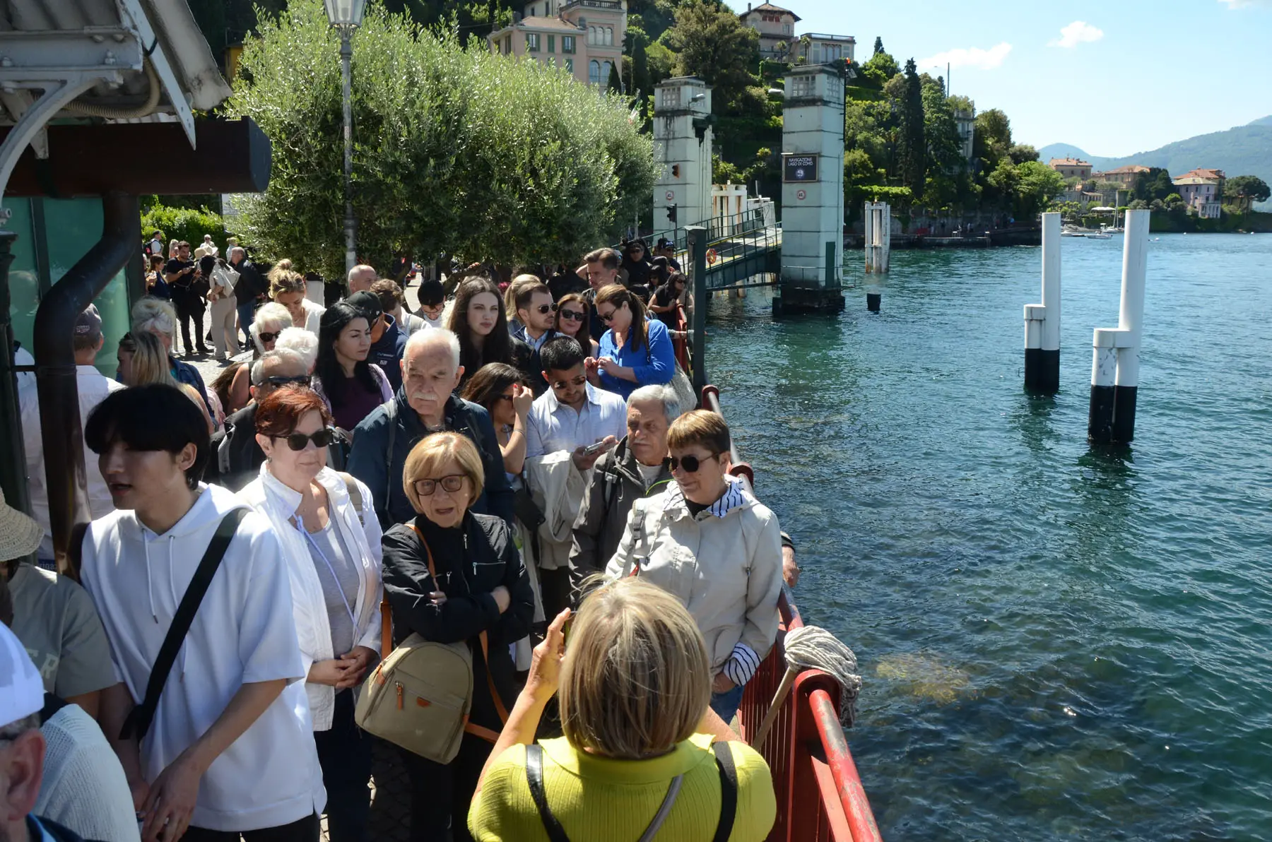 La ricetta di Varenna contro il “turismo da pranzo al sacco”: un euro da chi sbarca e poi riparte