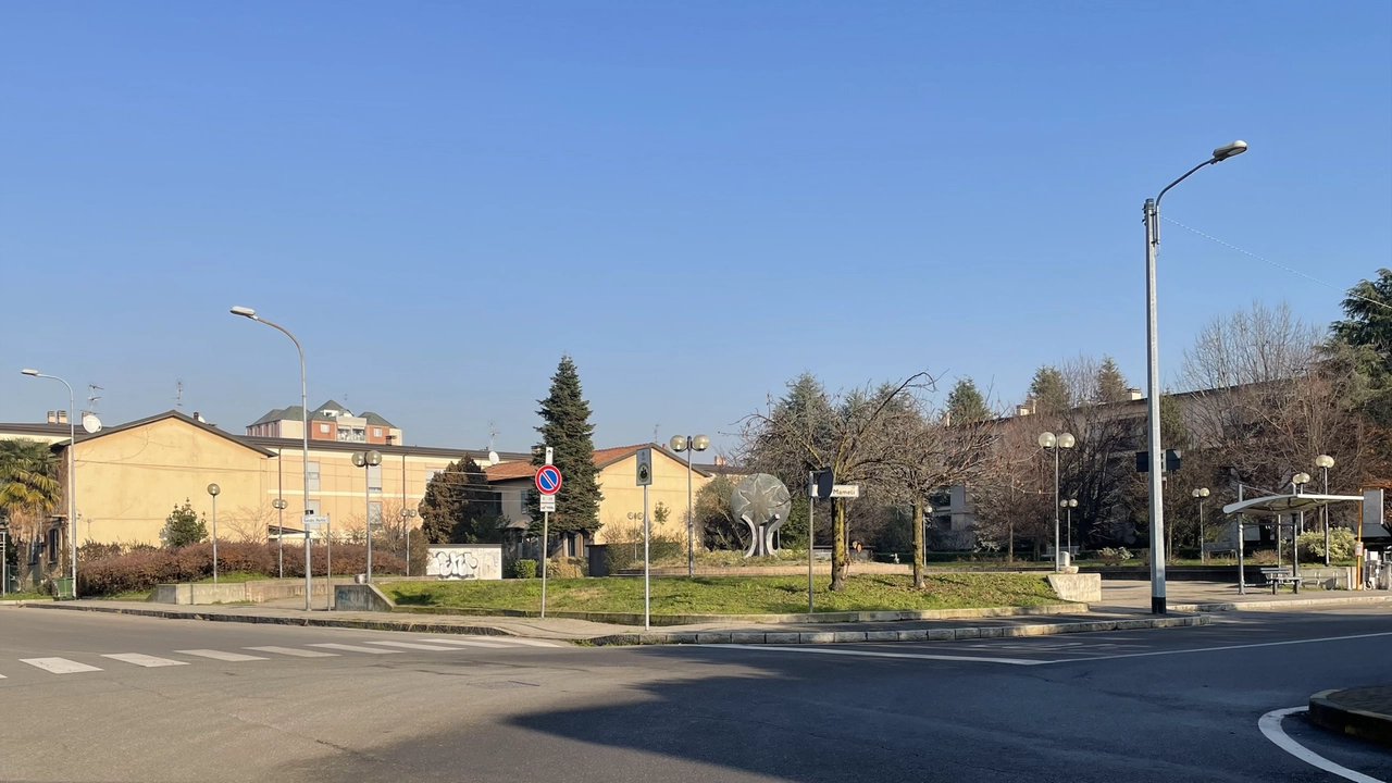 Piazza Pertini, a Sant'Albino Piazza Pertini, a Sant'Albino