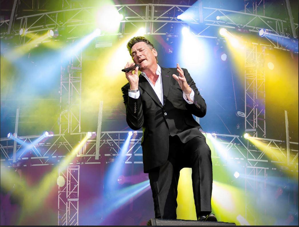 La Milano di Tony Hadley, ex frontman degli Spandau Ballet: “Quella rissa tra i punk di Iggy Pop. E poi Caparezza e Faso” La Milano di Tony Hadley, ex frontman degli Spandau Ballet: “Quella rissa tra i punk di Iggy Pop. E poi Caparezza e Faso”