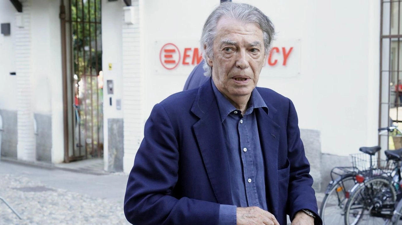 Quasi un milione di euro su un conto olandese, l’ex patron dell’Inter: "Tutti molto bravi, non era facile". Il ministro ha presentato una denuncia per sostituzione di persona. In arrivo quella di Tronchetti Provera. Quasi un milione di euro su un conto olandese, l’ex patron dell’Inter: "Tutti molto bravi, non era facile". Il ministro ha presentato una denuncia per sostituzione di persona. In arrivo quella di Tronchetti Provera.