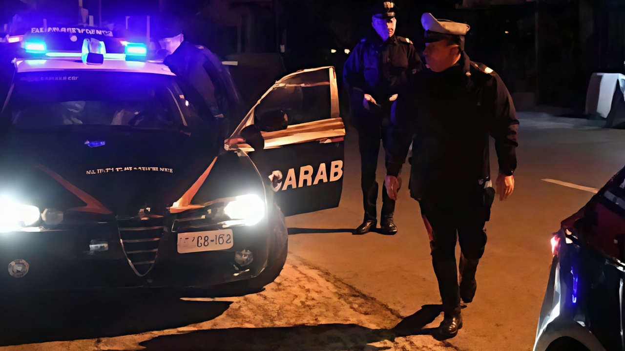 Tentato furto con esplosivo alla cassa continua di un supermercato a Calco, ma i ladri sono stati fermati dai carabinieri prima di far detonare le cariche. Gli artificieri sono intervenuti per disinnescare l'esplosivo. Tentato furto con esplosivo alla cassa continua di un supermercato a Calco, ma i ladri sono stati fermati dai carabinieri prima di far detonare le cariche. Gli artificieri sono intervenuti per disinnescare l'esplosivo.