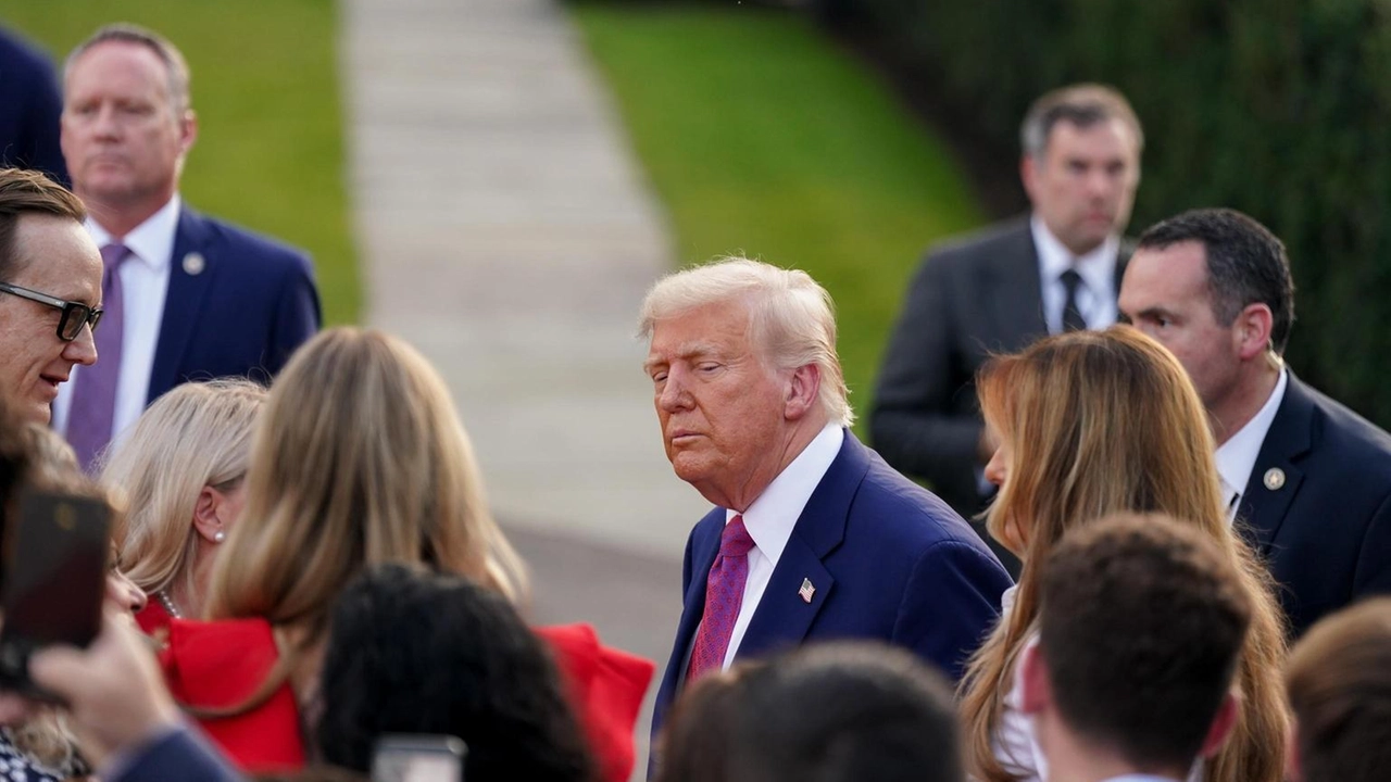 Trump su Truth: attacchi pianificati e necessità di un accordo con l'Iran per evitare ulteriore distruzione. Trump su Truth: attacchi pianificati e necessità di un accordo con l'Iran per evitare ulteriore distruzione.