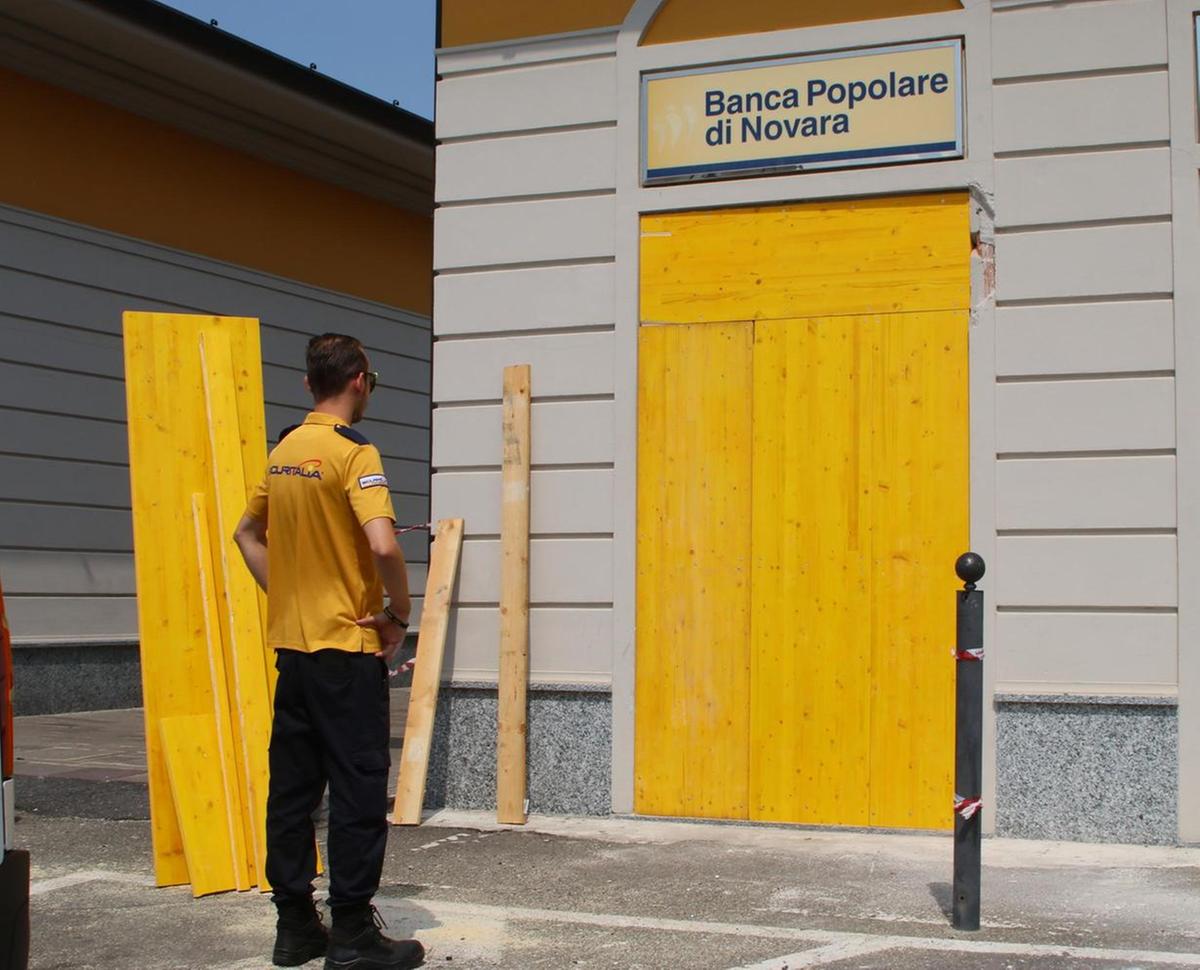 bancomat resiste all8217assalto con l8217esplosivo