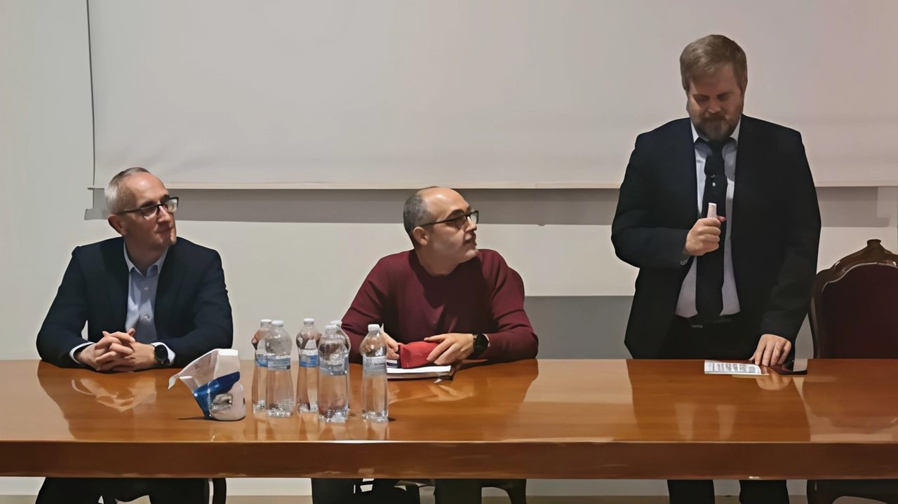 Pierfrancesco Majorino, capogruppo dem in Regione, all’incontro a Desio
