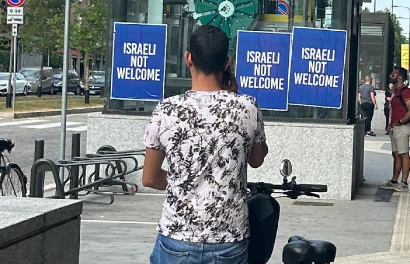 Più gruppi per 50 manifesti. Indagine sul blitz anti Israele Più gruppi per 50 manifesti. Indagine sul blitz anti Israele