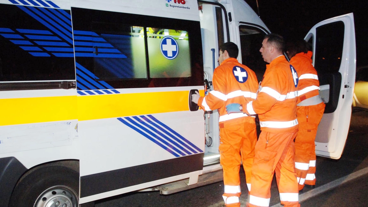 Assieme ai carabinieri sono arrivate anche le ambulanze