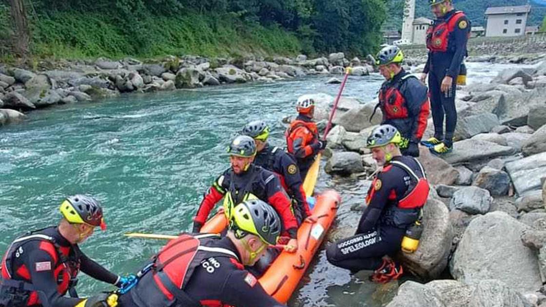 Prove di emergenza. Soccorritori lombardi test nei torrenti in valle Prove di emergenza. Soccorritori lombardi test nei torrenti in valle