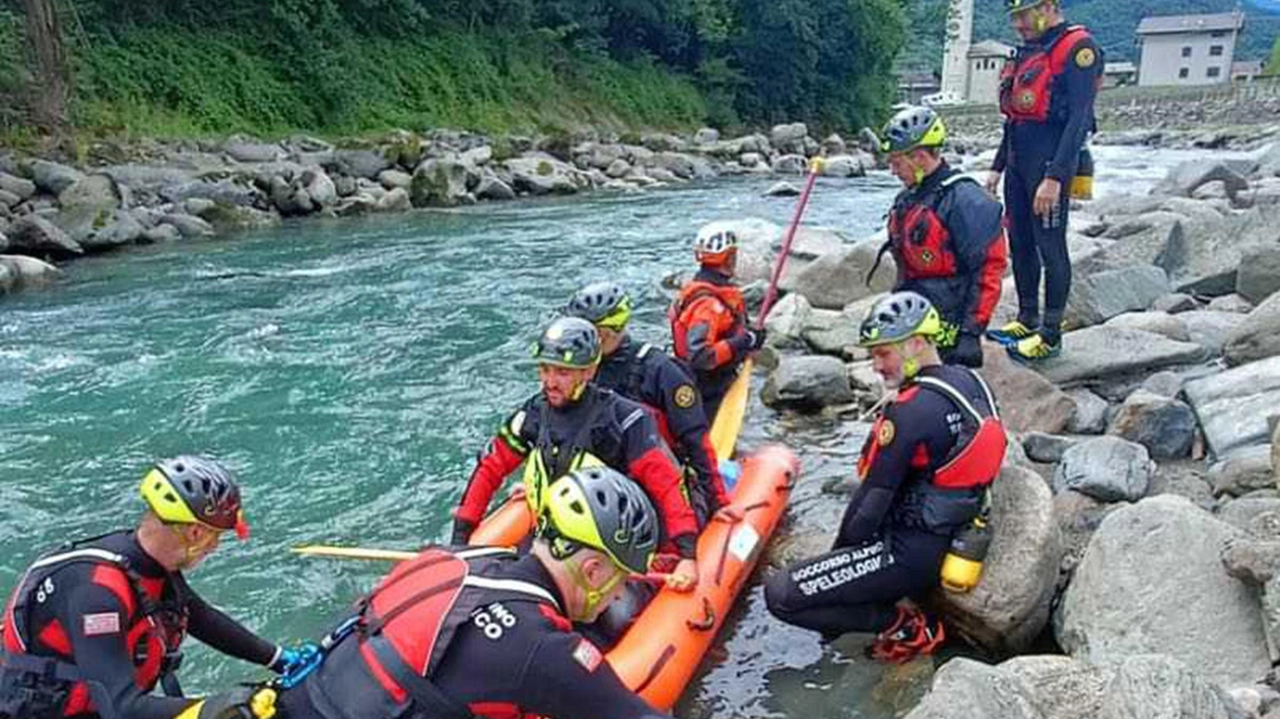 Prove di emergenza. Soccorritori lombardi test nei torrenti in valle