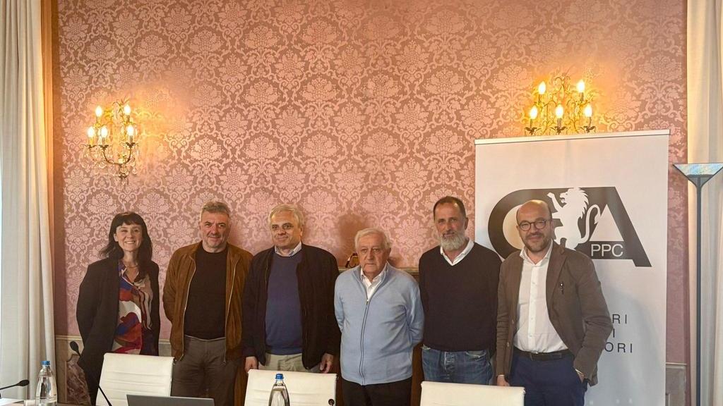 Piazza Loggia. Tre percorsi nella memoria