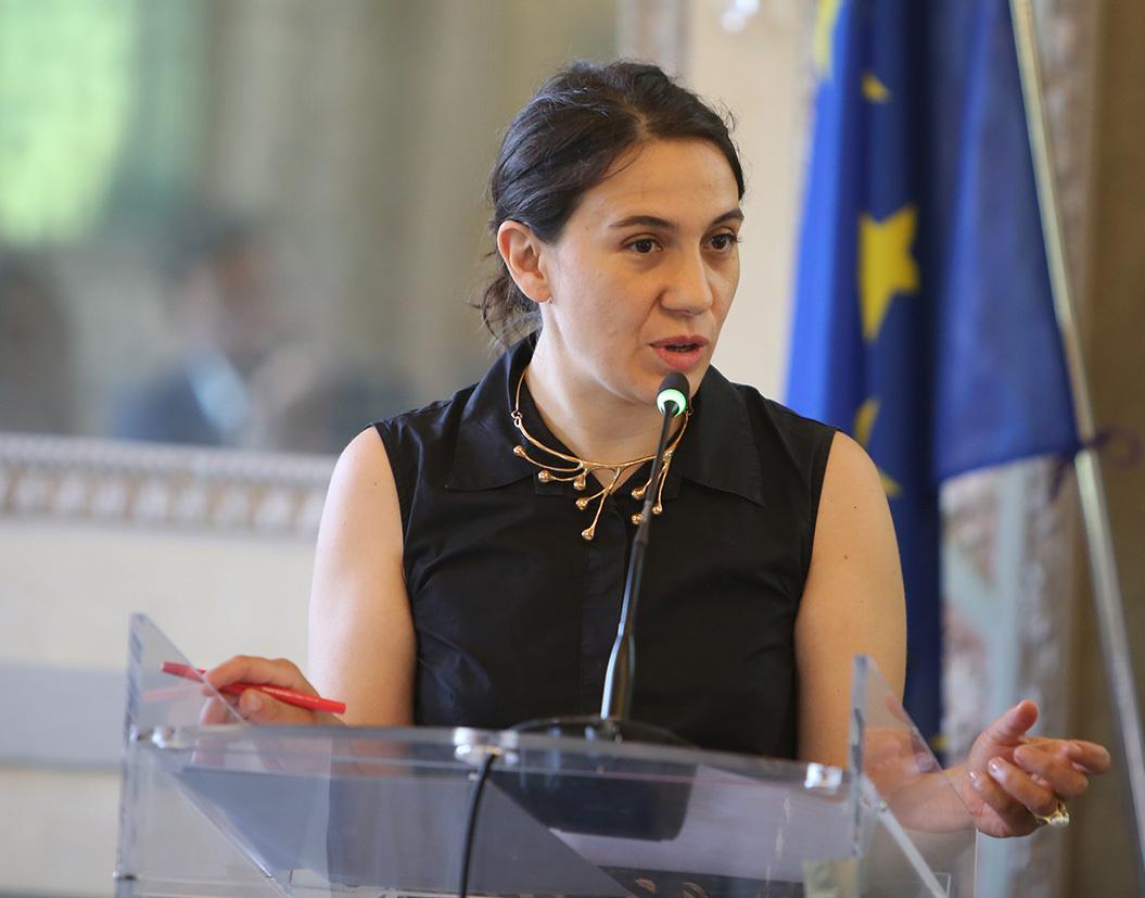 Servono tremila addetti. Porro: investire sulle scuole Servono tremila addetti. Porro: investire sulle scuole