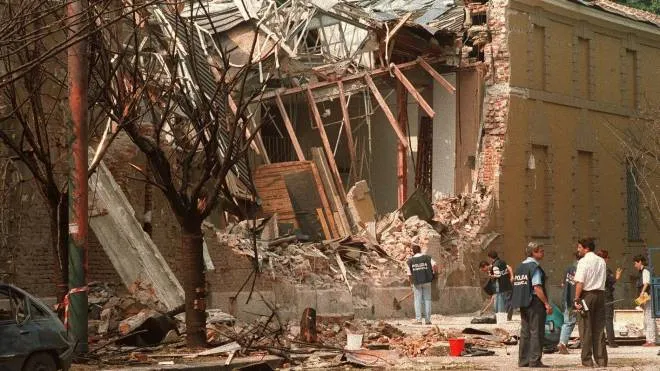 Un' immagine d' archivio dell'attentato a via Palestro a Milano, il 27 luglio 1993.      ARCHIVIO / ANSA
