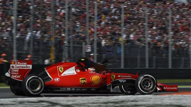 Ferrari's Finnish driver  Kimi Raikkonen  drives during the qualifying session at the Autodromo Nazionale circuit in Monza on September 5, 2015 ahead of the Italian Formula One Grand Prix.   AFP PHOTO / OLIVIER MORIN
