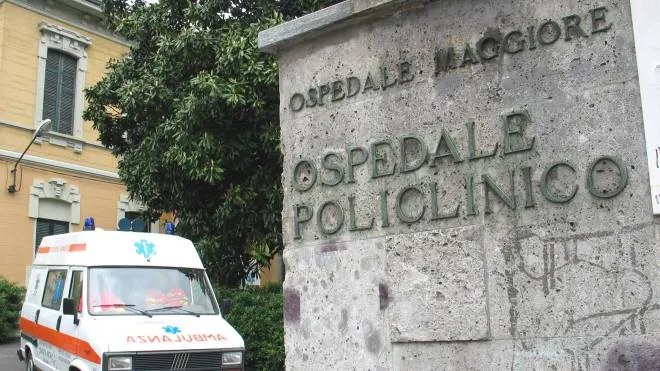 ARCHIVIO MILANO OSPEDALE MAGGIORE POLICLINICO IN VIA FRANCESCO SFORZA PER LUCIDI