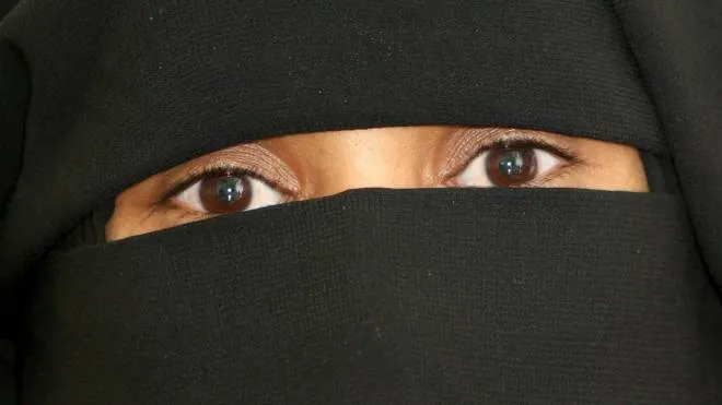 The eyes of a 35-year-old cloaked woman from Saudi Arabia pictured during a press conference in Berlin, Germany, 24 April 2009. ANSA/ALINA NOVOPASHINA