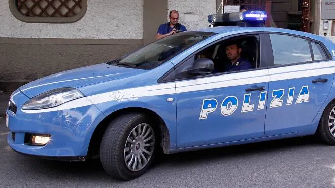 Germogli Ph 07 luglio 2014 Empoli Arresto di un cittadino georgiano da parte del commissariato di Polizia di Empoli Volante della Polizia