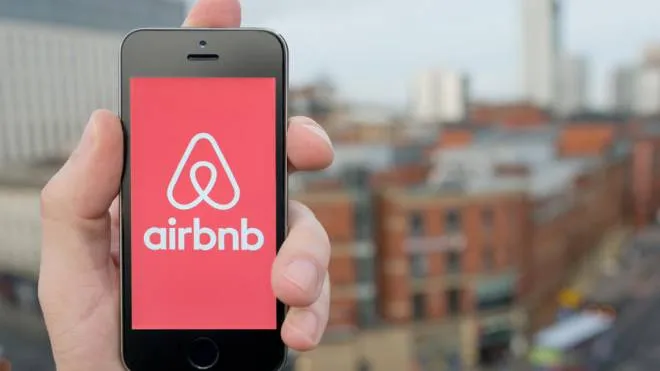 Airbnb è pronto a debuttare nel mondo dell'air travel booking – Foto: Russell Hart / Alamy