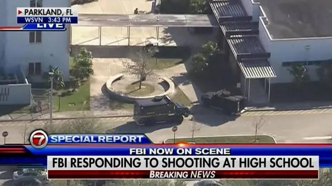Il fermo immagine, tratto da Fox News, dalla Marjory Stoneman Douglas High School di Parkland (Florida) dopo la sparatoria, 14 febbraio 2018.
ANSA/FERMO IMMAGINE FOX NEWS
+++EDITORIAL USE ONLY - NO SALES - NO ARCHIVE+++
