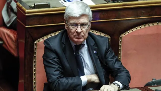 Paolo Romani nell'aula del Senato durante la prima seduta della XVIII Legislatura, Roma 23 marzo 2018. ANSA/GIUSEPPE LAMI