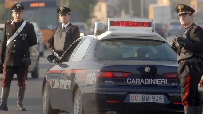 La donna è stata pedinata dai carabinieri di Trezzano