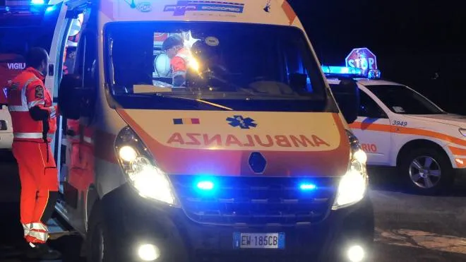 Vanzaghello - Ambulanza soccorsi
foto Roberto Garavaglia