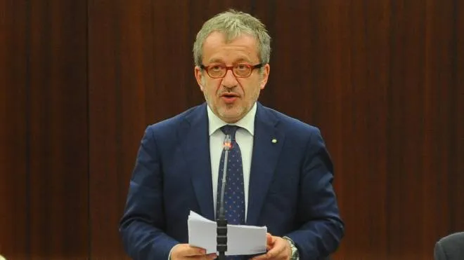 Il presidente della Regione Lombardia Roberto Maroni in Consiglio (Newpress)