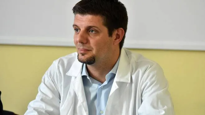 Il professor Francesco Dentali, responsabile dell’Hub Covid del Circolo