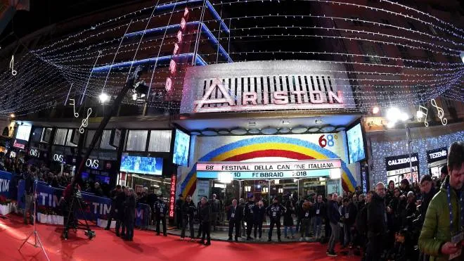 An external view of the Ariston theatre during the Red Carpet of the Sanremo Song Festival in Sanremo, Italy, 05 February 2018. The 68th Festival della Canzone Italiana runs from 6 to 10 Ferbuary. 
ANSA/CLAUDIO ONORATI
