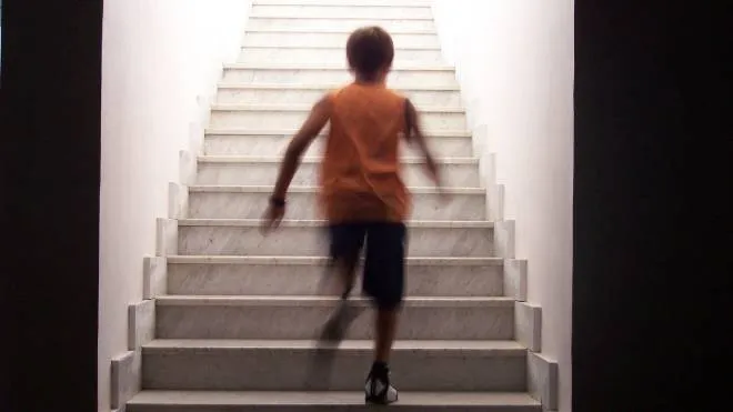 La corsa sulle scale e le riunioni in pigiama, per ragazzi e bimbi un anno di invenzioni