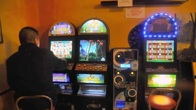 Le norme approvate dalla Regione non riguardano le sale scommesse, ma quelle con slot machine