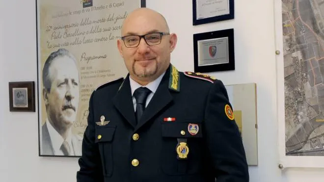 Il nuovo comandante Salvatore Furci, 43 anni, è nato a Gioia Tauro ed è laureato in Giurisprudenza