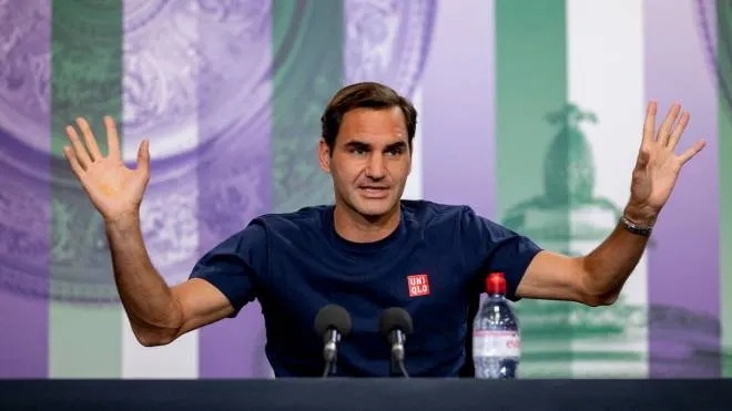 epa09302587 Swiss player Roger Federer attends a press conference in the main interview room ahead of the Wimbledon Championships held at The All England Lawn Tennis Club, Wimbledon, Britain, 26 June 2021.  EPA/AELTC/Florian Eisele / POOL   EDITORIAL USE ONLY
