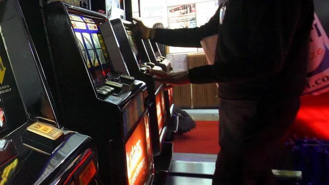 Non solo slot machine e videopoker I lombardi adesso spendono anche per comprare crediti e bonus da spendere con giochini dall’apparenza innocua che si scaricano sul cellulare