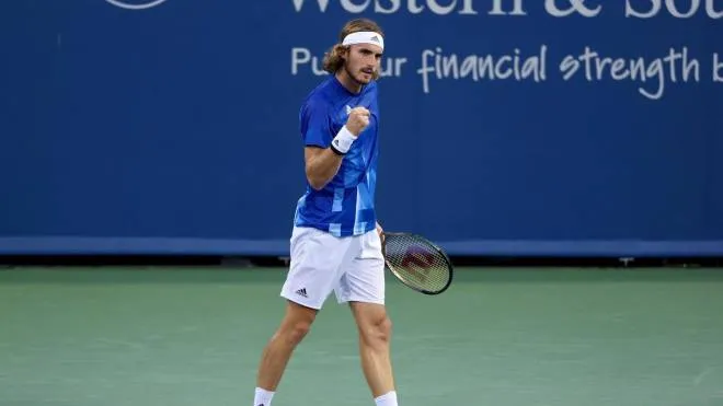 MASON, OHIO - AUGUST 19: Stefanos Tsitsipas of Greece reacts after winning a point during his match against Lorenzo Sonego of Italy during Western & Southern Open - Day 5 at the Lindner Family Tennis Center on August 19, 2021 in Mason, Ohio.   Dylan Buell/Getty Images/AFP
== FOR NEWSPAPERS, INTERNET, TELCOS & TELEVISION USE ONLY ==