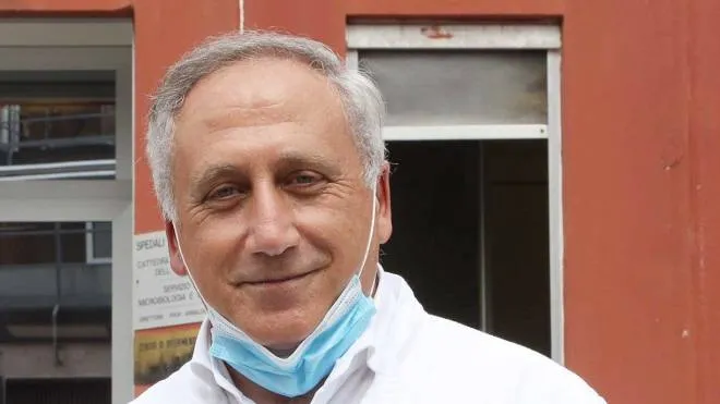 Arnaldo Caruso, presidente della società italiana di virologia, ordinario di microbiologia e microbiologia clinica all’università di Brescia