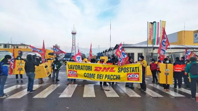 Bergamo   Protesta lavoratori Dhl allo scalo di Orio al Serio
14 Dicembre 2021 ANSA RENATO DE PASCALE