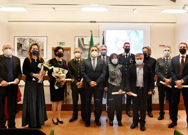 I premiati dal prefetto di Lodi Giuseppe Montella nel pomeriggio di ieri all’interno della Sala dei comuni di Palazzo San Cristoforo