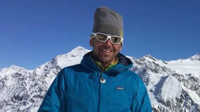 Una foto tratta dal profilo Facebook di Jacopo Compagnoni, guida alpina di 40 anni, fratello della campionessa di sci Deborah,  morto dopo esser stato travolto da una valanga, Santa Caterina Valfuria, 16 Dicembre 2021. FACEBOOK

 +++ATTENZIONE LA FOTO NON PUO' ESSERE PUBBLICATA O RIPRODOTTA SENZA L'AUTORIZZAZIONE DELLA FONTE DI ORIGINE CUI SI RINVIA+++