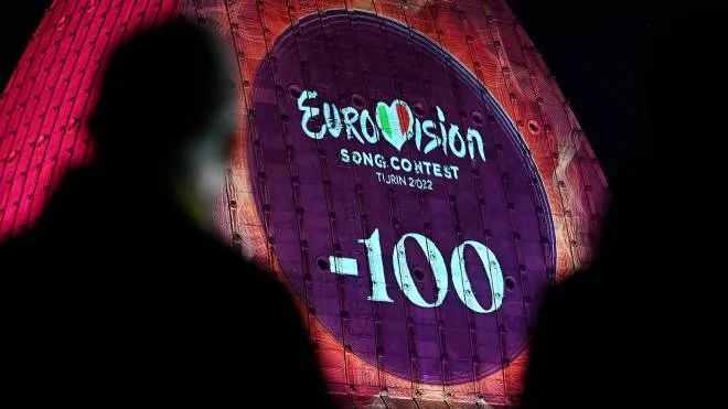 Il logo delle Eurovision song contest Torino 2022 proiettato sulla Mole Antonelliana a 100 giorni dal suo inizio, Torino, 2 febbraio 2022. ANSA/ALESSANDRO DI MARCO