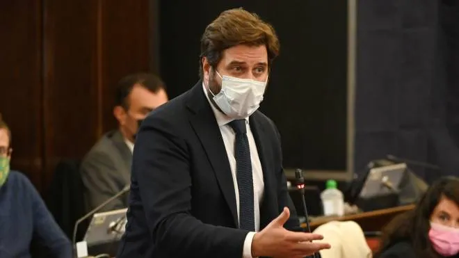 Sopra, il capogruppo del Pd Filippo Barberis e l’ex candidato sindaco del centrodestra Luca Bernardo