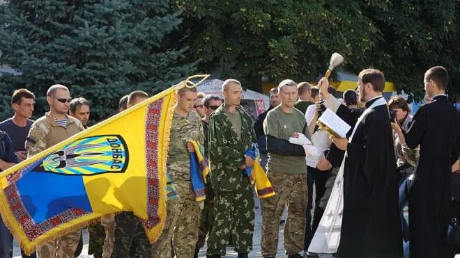 Consacrazione delle bandiere del Donbass - Wikimedia .