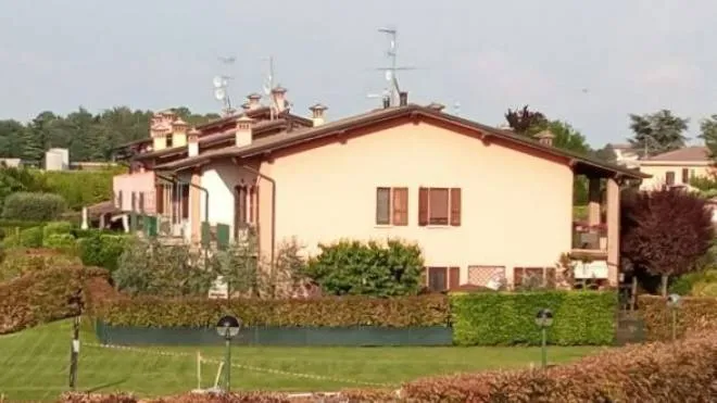 Sulla tragedia avvenuta nella villa dei nonni a Lonato del Garda ora indagano i carabinieri