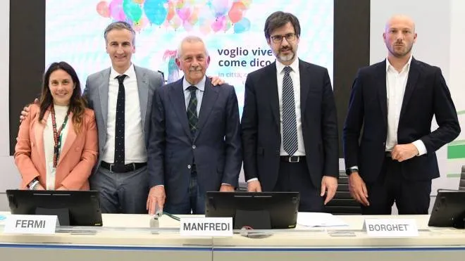 Da sinistra Alessandra Locatelli Alessandro Fermi, Alessandro Manfredi, Carlo Borghetti e Dario Violi