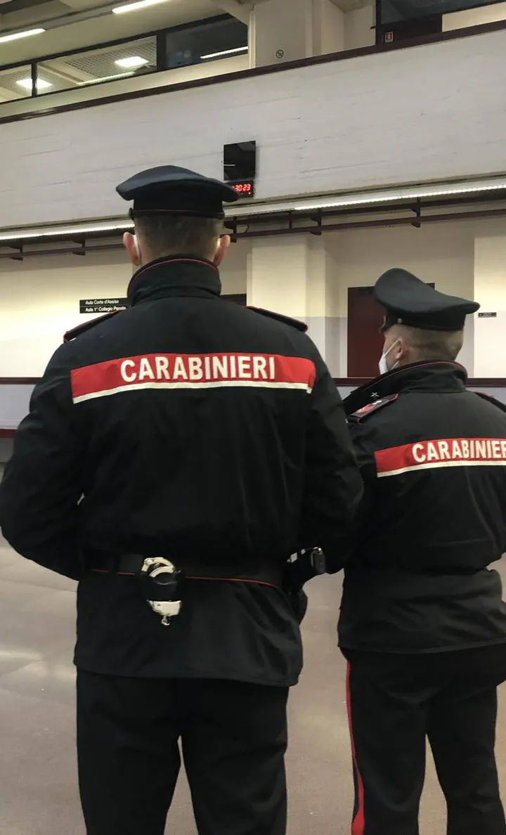 I carabinieri hanno bloccato il “business” fatto sulle pelle delle ragazze Stefano Forcella è. accusato di sfruttamento della prostituzione e spaccio di droga