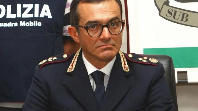 Il vicequestore Carlo Bartelli 52 anni, dopo 21 anni lascia Sondrio per dirigere la Squadra Mobile di Verona